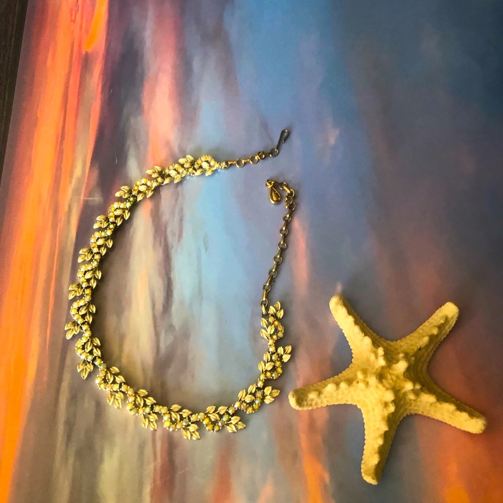Vintage cream crystal floral choker necklace